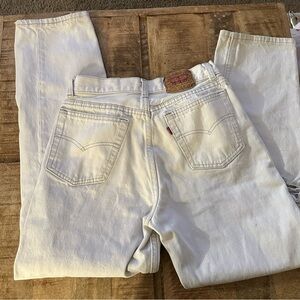 Levi’s white mom jeans